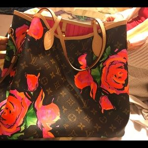 Louis Vuitton never full MM roses