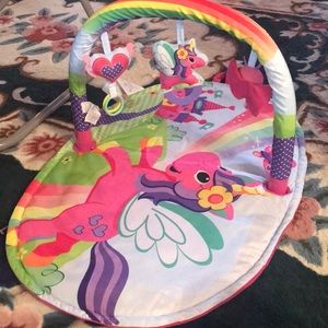 For baby’s to lay down and play with