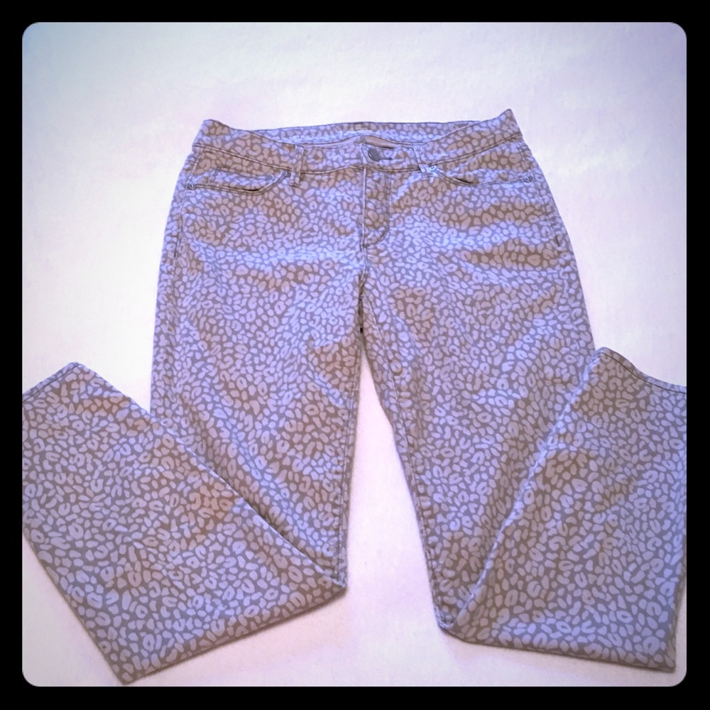 Loft modern skinny khaki and cream patterned pants