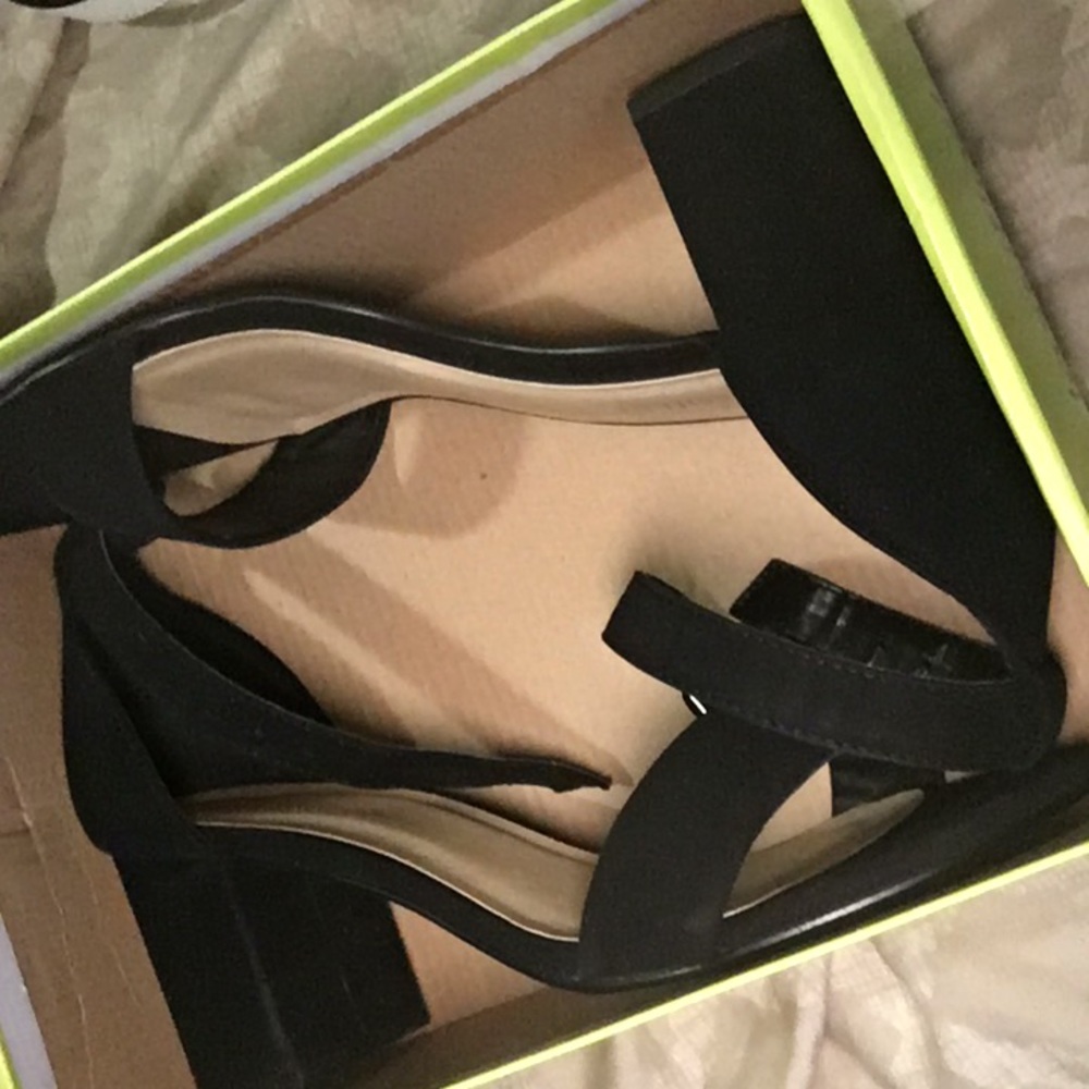Heels! Heels!