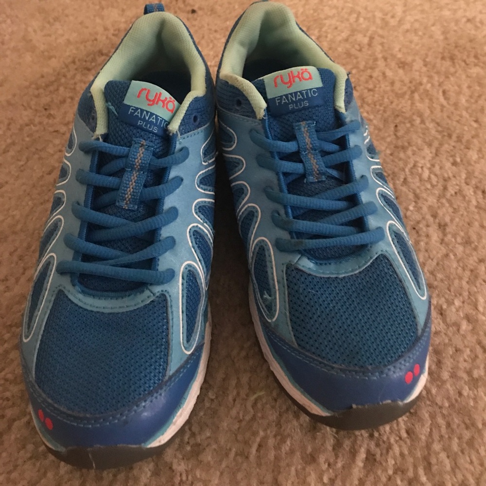 Ryka tennis shoes