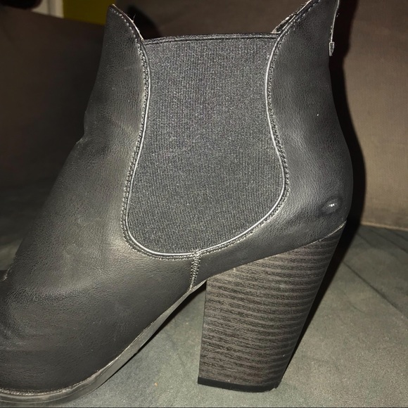 Black heel booties - Picture 5 of 7