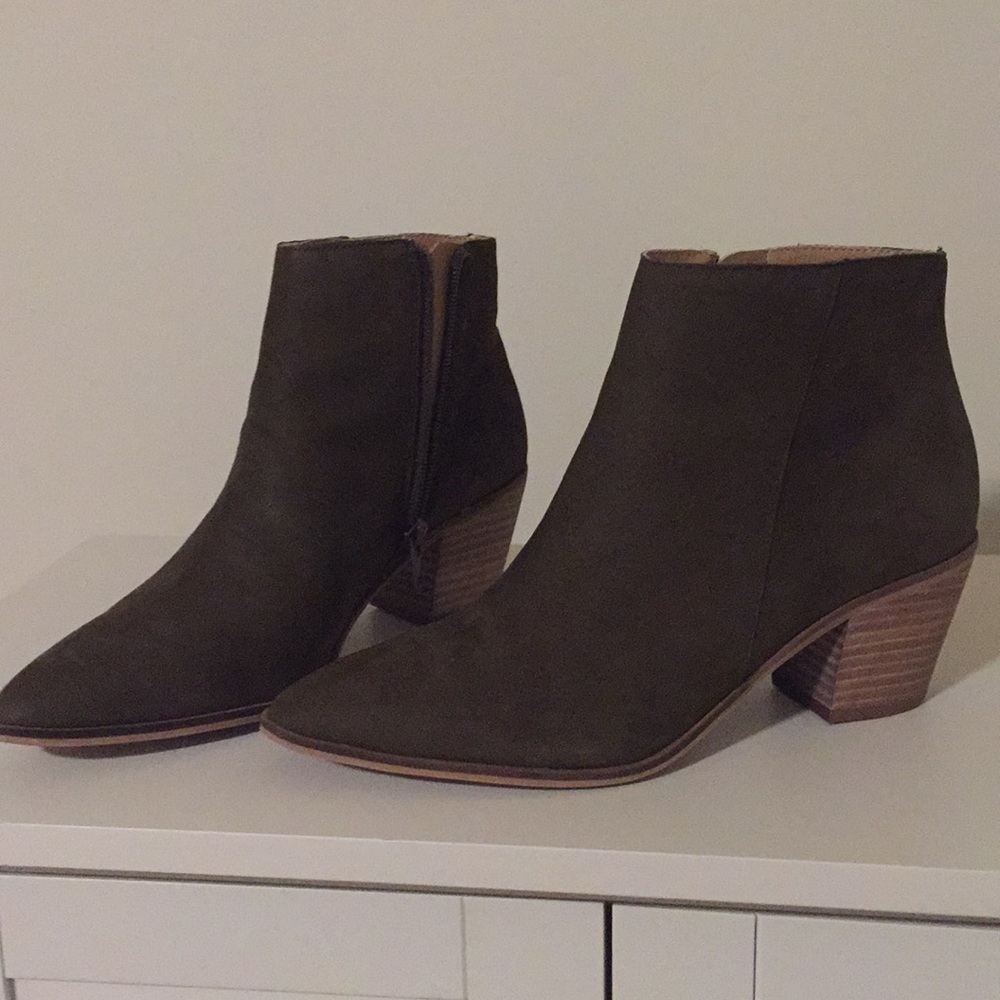 Lucky Brand Linnea Ankle Booties (Size 8)