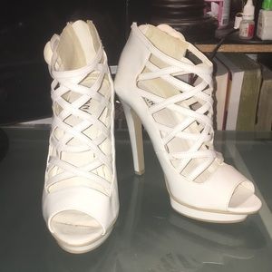 Liliana White Bootie 10M