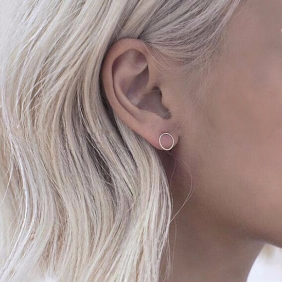 Earrings Circle Twist Studs Silver - Picture 4 of 4