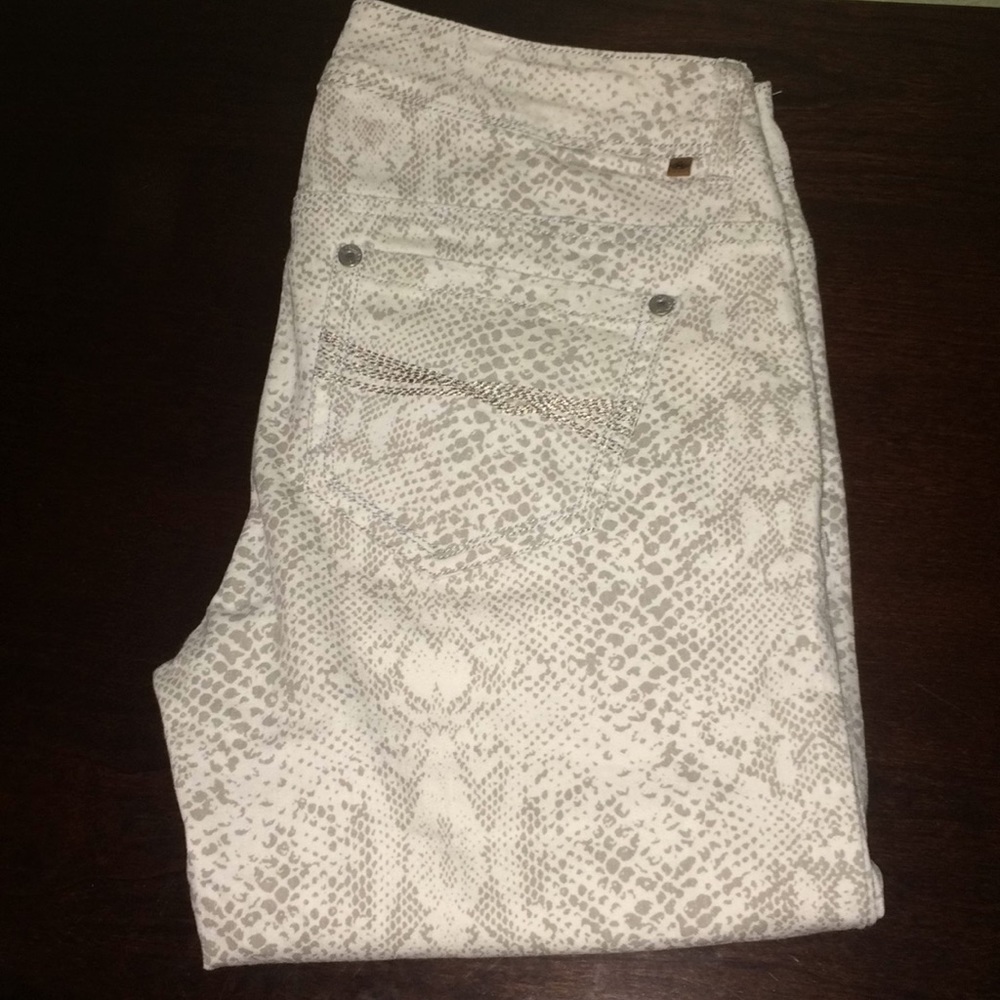 White and grey fun jeans!!!