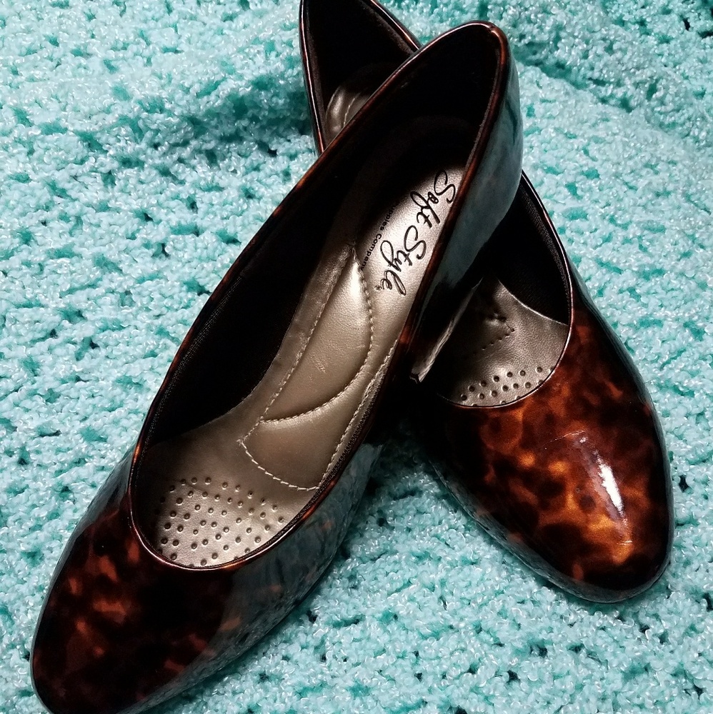 Sz 6M Tortoise Shell color shoes