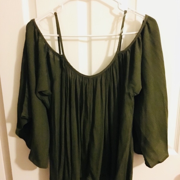 NWT Living Doll Emerald Green off the shoulder top - Picture 4 of 4
