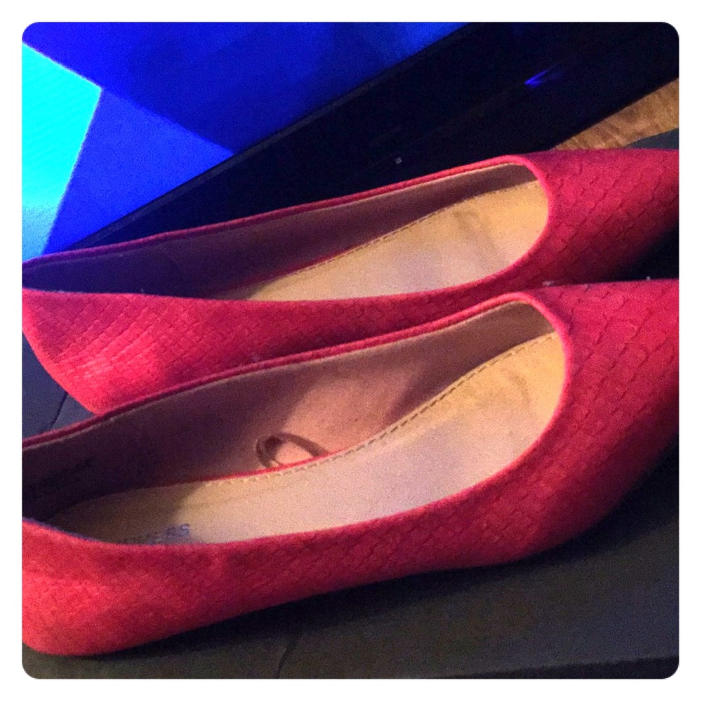Orange /reddish flats from express