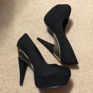 Black suede forever 21 heels size 8