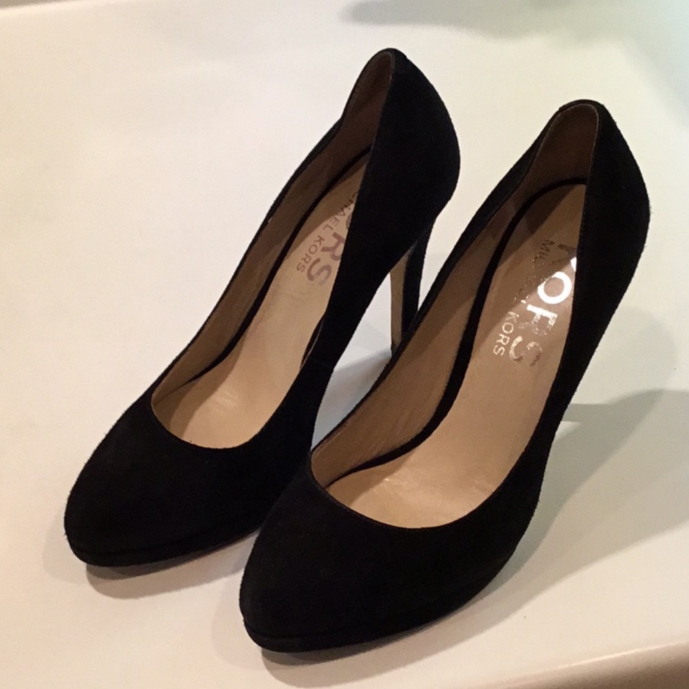 Michael Kors Black Suede Pumps Size 7M