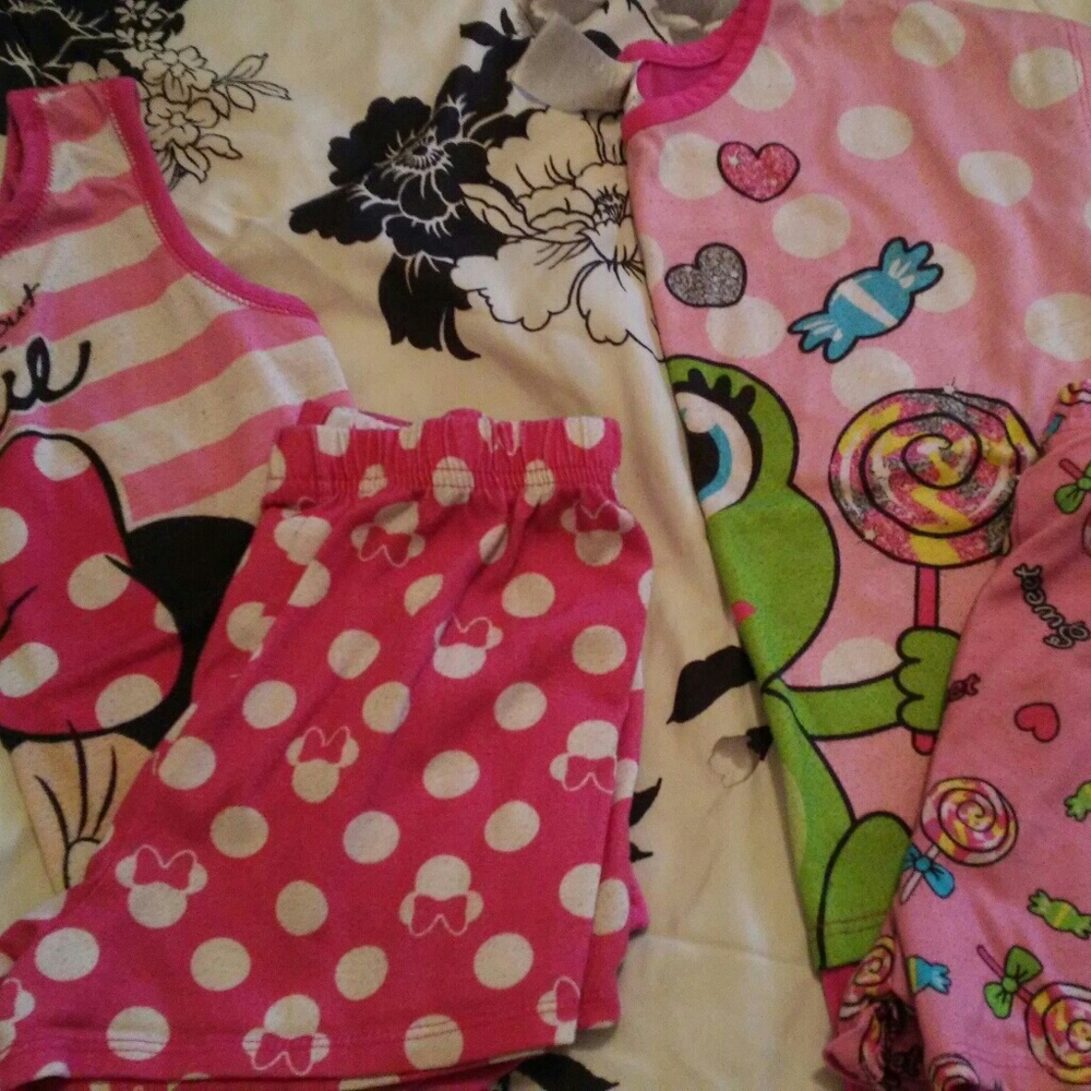 2 sets of pjs