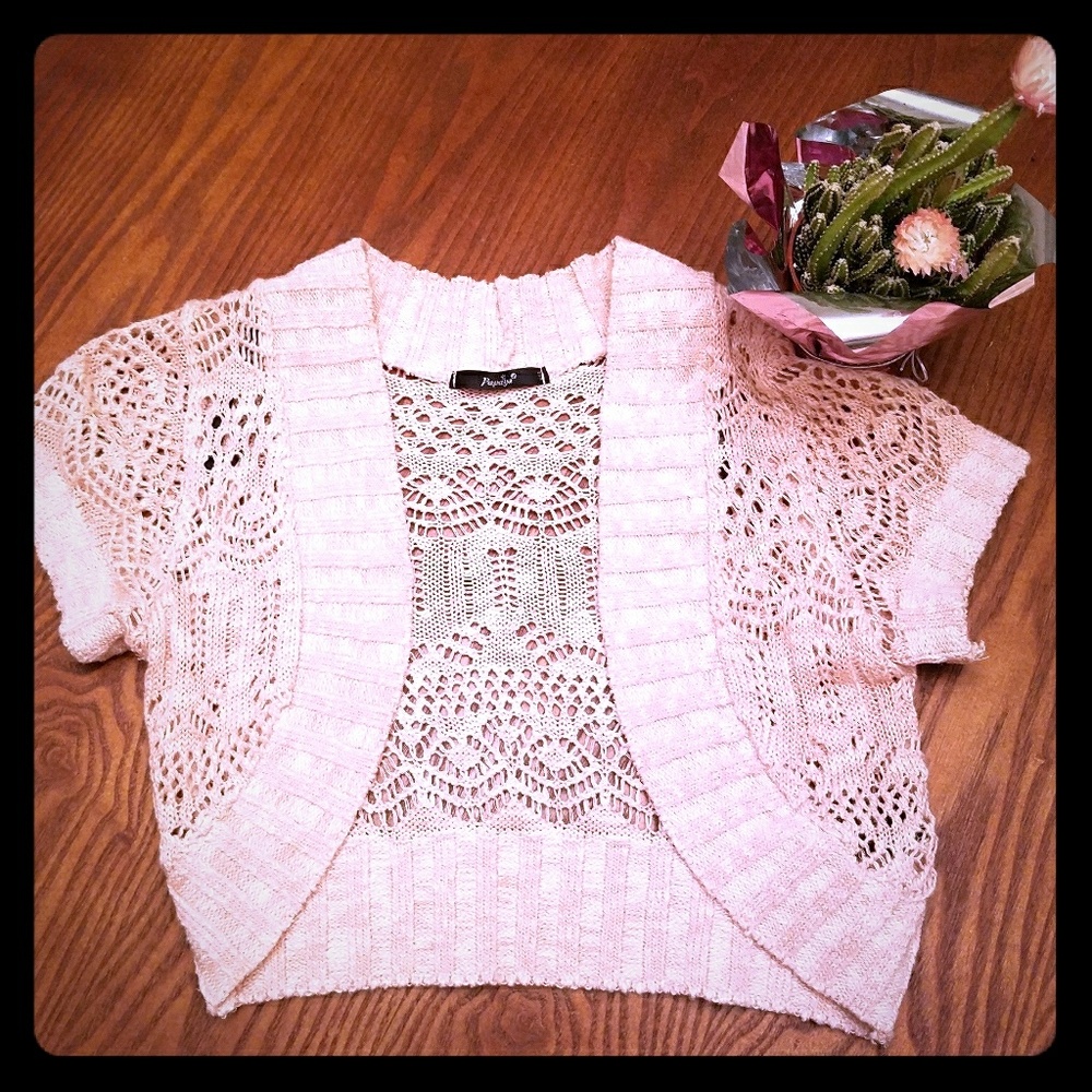 Cropped Light Pink "papaya" knitted coverup