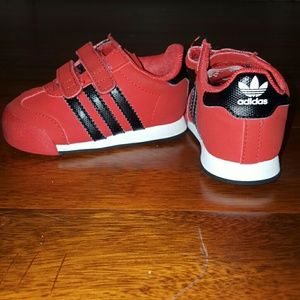 Infant sneakers