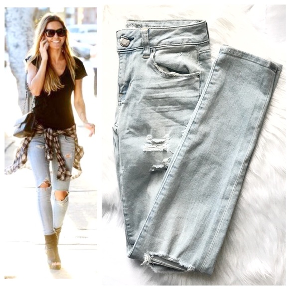 American Eagle Outfitters Denim - American Eagle Outfitters Light Distressed Jeans