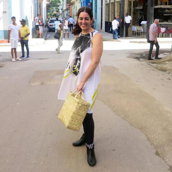 Meet your Posher, Naama - Picture 1 of 1