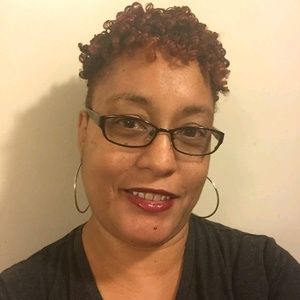 Meet your Posher, Claudia