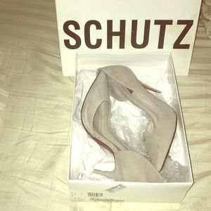 Schutz pumps