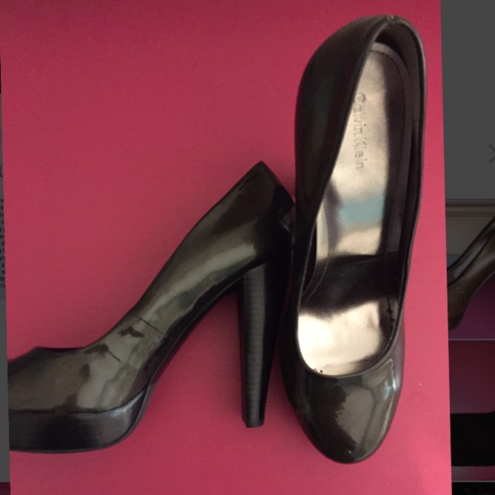 Calvin Klein pumps. Blackish/Brown/Metallic size 8