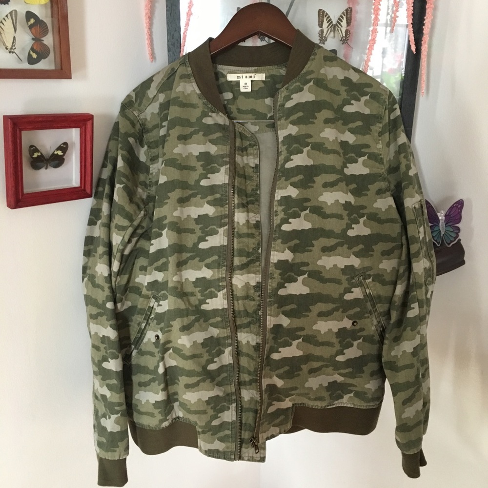 48HR PRICE DROP😱MIAMI Camouflage Flight Jacket