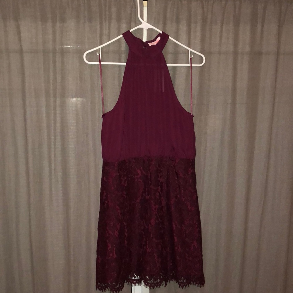 BNWT halter mini dress 💕From VICI sz. med fit4-6