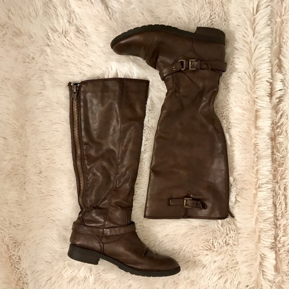 Brown Reba riding boots!