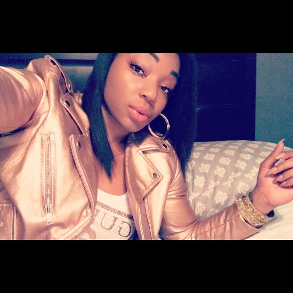 Meet your Posher, Larasha