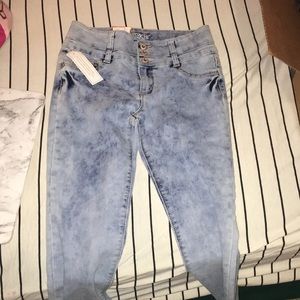 Brand new jordache jeans ( never worn )