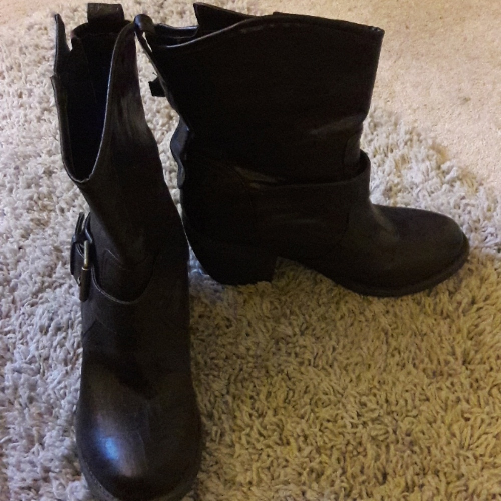 Booties - Picture 3 of 4