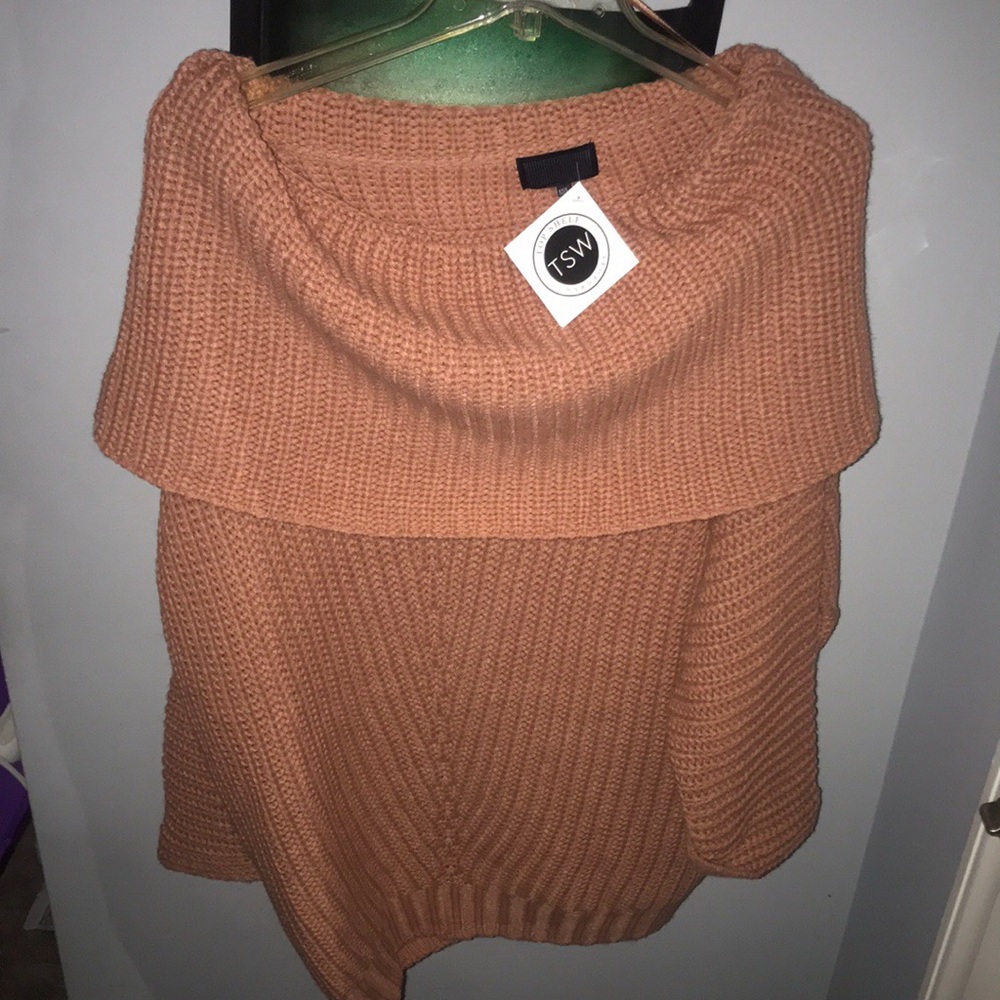 Fold over; off the shoulder sweater ✨