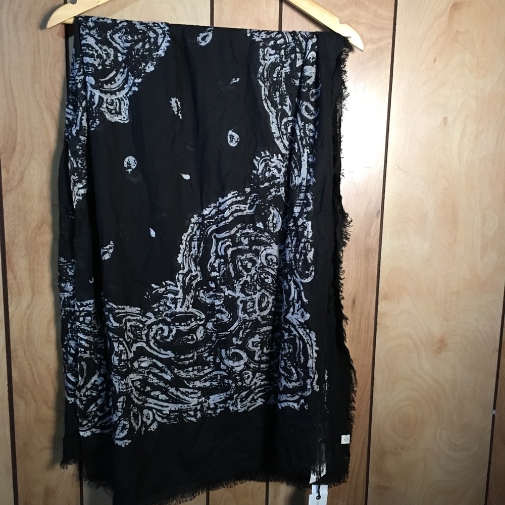 nwt Treasure Bond Scarf