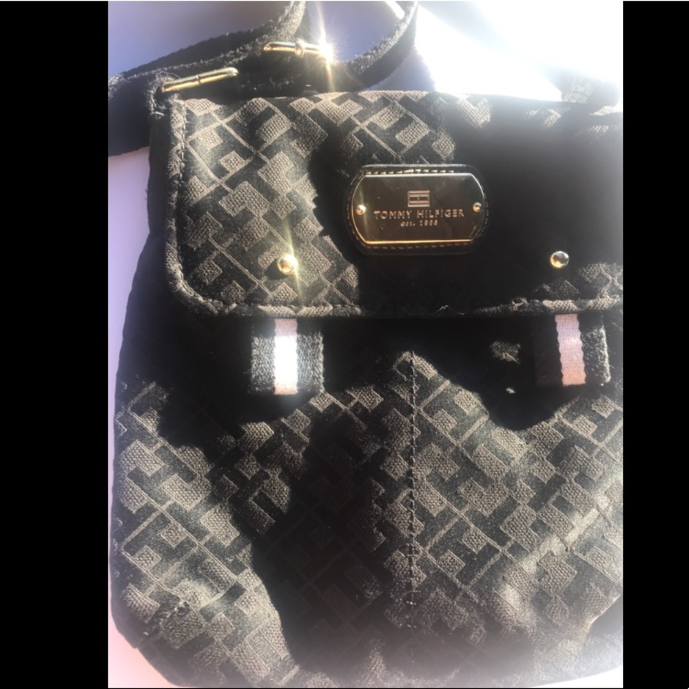 Unique Black Tommy Hilfiger Crossbody Purse