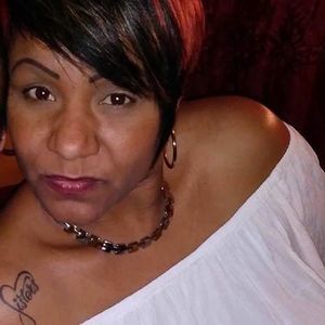 Meet your Posher, Gloria