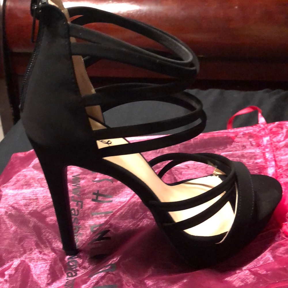 Qupid  heels black brand new never worn !