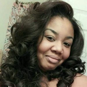 Meet your Posher, Latoya