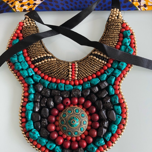 Beaded necklace - Picture 2 of 3