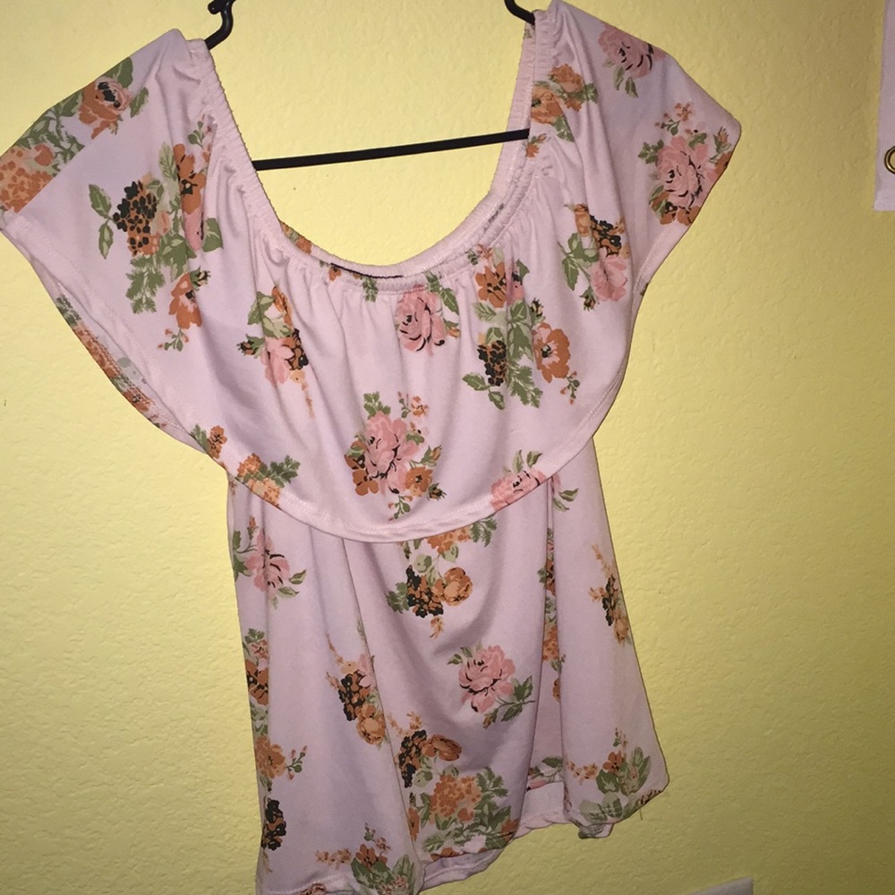 NEVER WORN OFF SHOULDER TOP