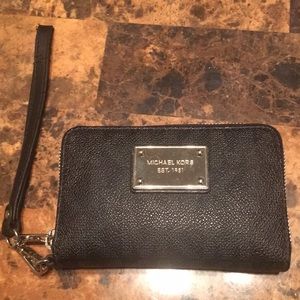 Michael Kors wristlet/ Wallet