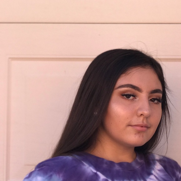 Meet your Posher, Gisselle - Picture 1 of 1