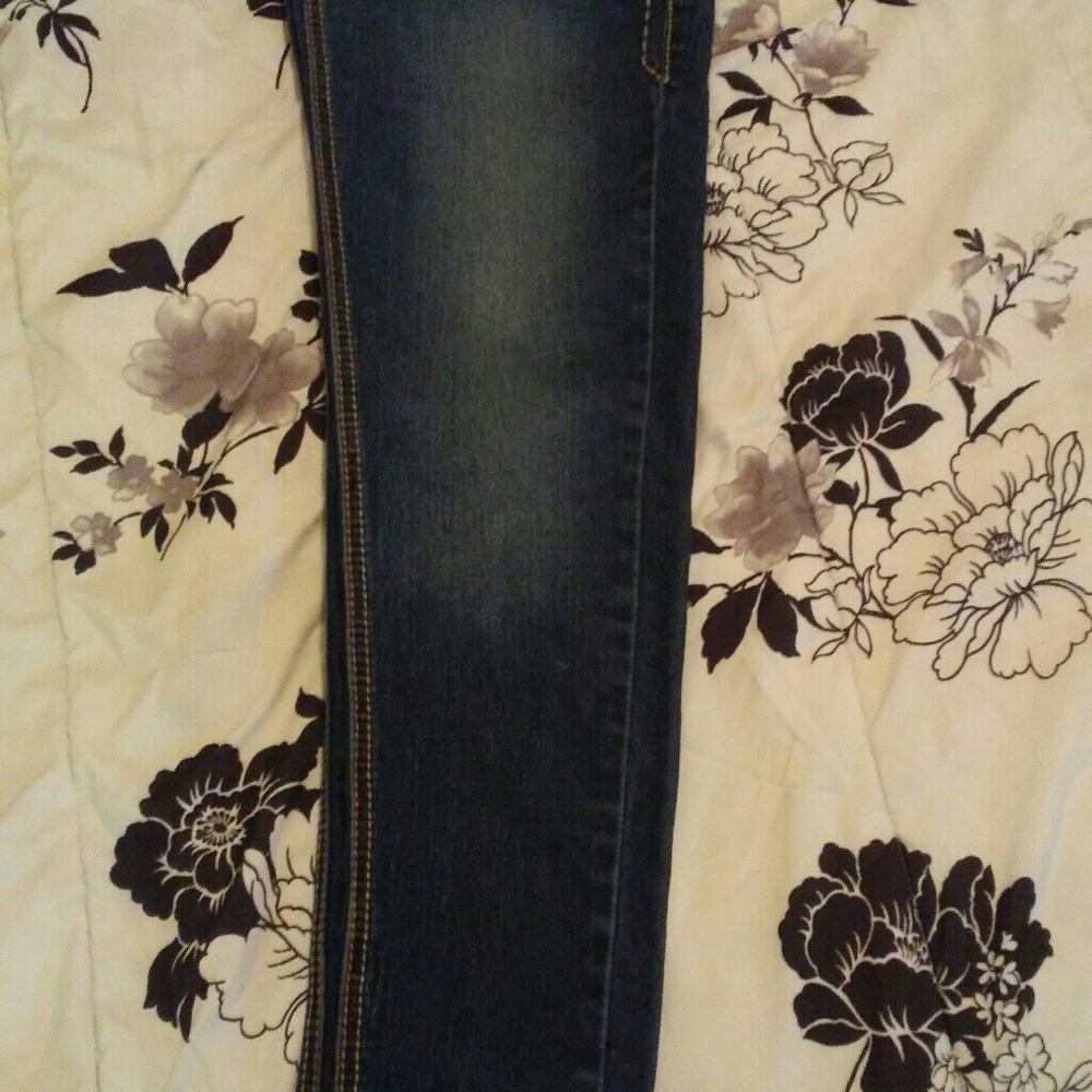 2 pair of jeans