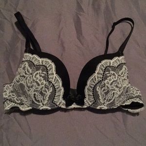 32B Victoria Secret Bra