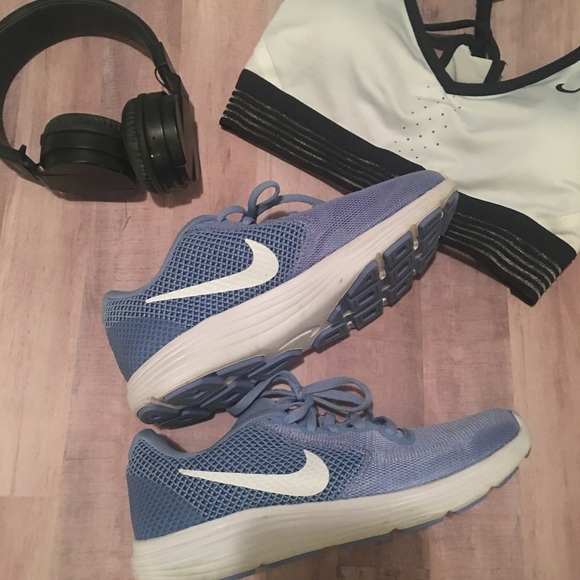 periwinkle nike shoes