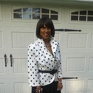 Meet your Posher, Dolores