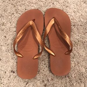 Havaiana Bronze Flip Flops size six women’s