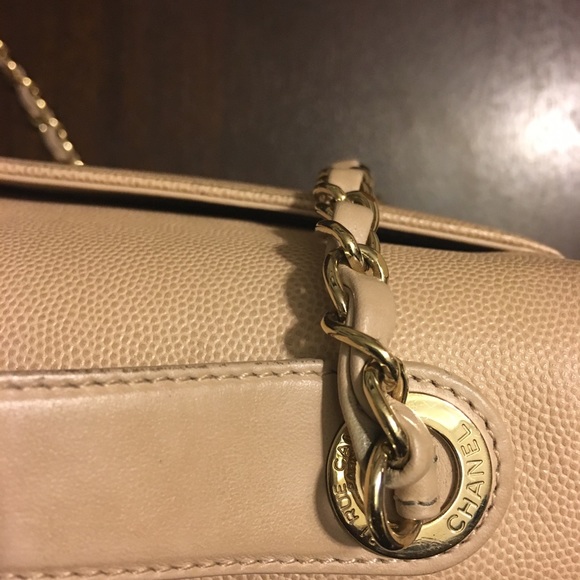 SOLD. Chanel, flapbag w/ handle & gold hardware. - Picture 3 of 8