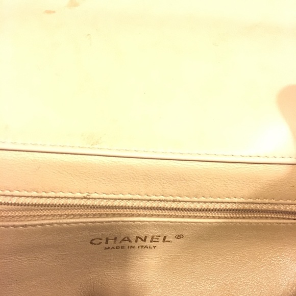 SOLD. Chanel, flapbag w/ handle & gold hardware. - Picture 5 of 8