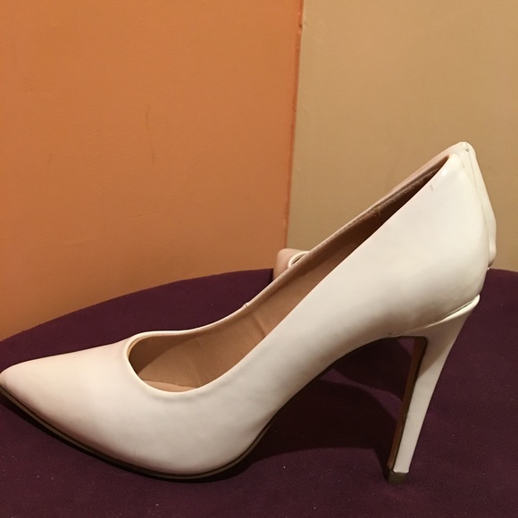 White (polish)stilettos - Picture 3 of 5