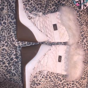 White fuzzy top guess wedge boots