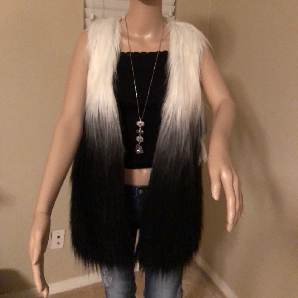 Kensie Faux fur vest
