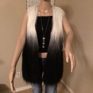 Kensie Faux fur vest